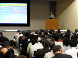 写真:説明会の様子