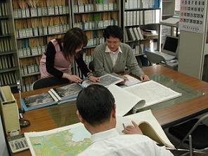 閲覧室の様子（2）