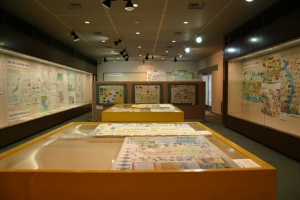 写真:地図と測量の科学館作品展示風景3