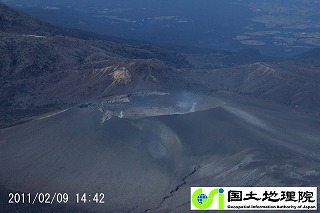 火口の様子（14時42分）の画像