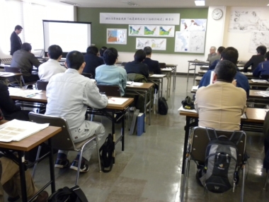写真：報告会風景（２）