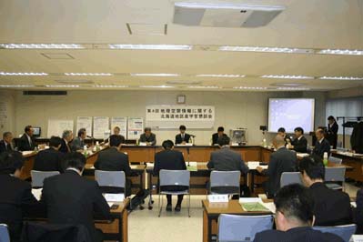 写真：懇談会の様子