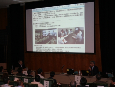 写真:高松北海道局長との対談風景