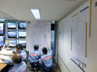電国クリッパーにより大判出力したUTMグリッド１ｋｍメッシュ入り地図に道路啓開情報を書き込む