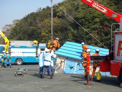 広域緊急援助部隊による倒壊家屋からの救助