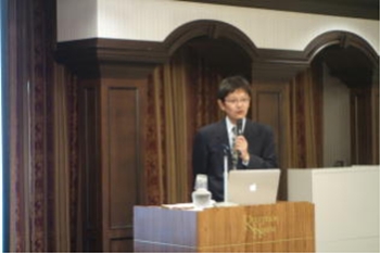 鷺谷教授の講演写真