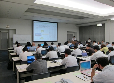 講演の様子写真