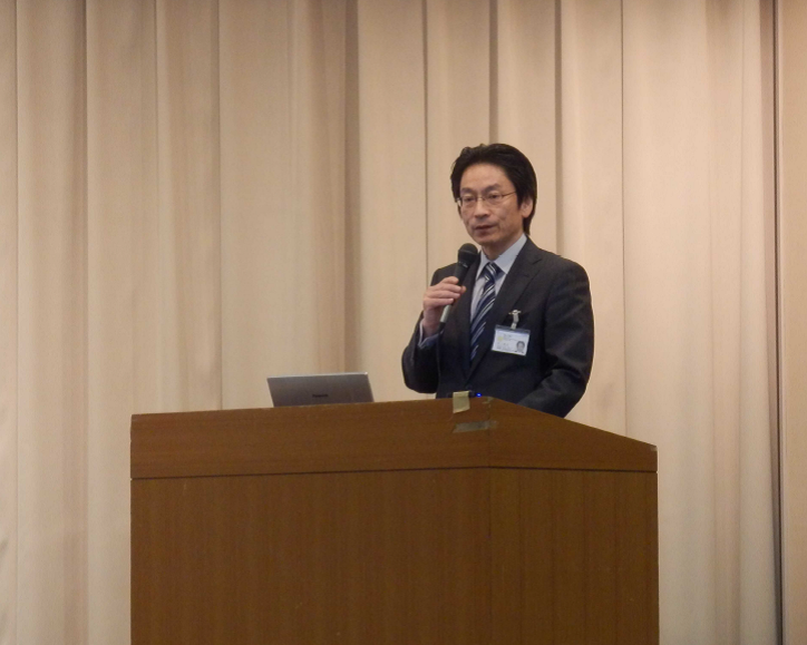 写真:村上参事官の講演