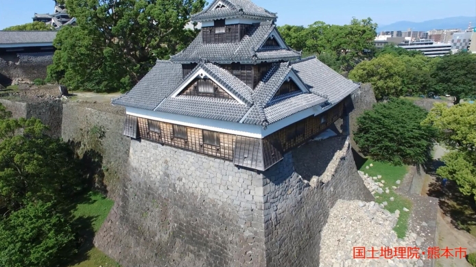 天守閣3(平成28年5月12日撮影) 飯田丸五階櫓(平成28年5月12日撮影)