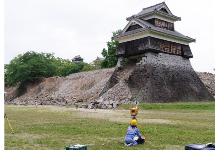 作業の様子(西出丸付近)計測データの陰影表示(二様の石垣)1