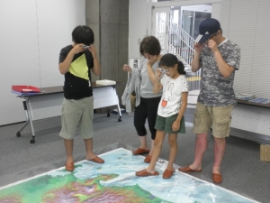 写真：ガリバー地図の床展示