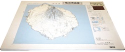 作品：地図模型「利尻島」
