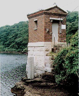 Former Aburatsubo Tide Station(image)
