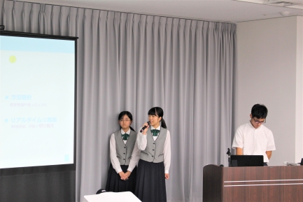 応募者によるプレゼンテーションの写真