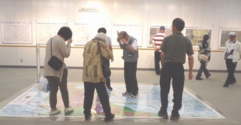 写真：ガリバー地図体験の様子