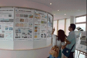 写真：国土地理院の災害対応パネルの展示その2