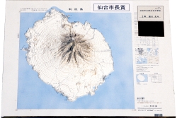 作品：地図模型「利尻島」