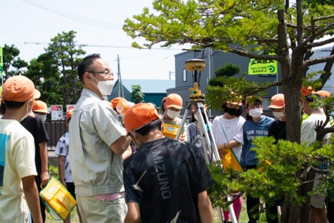 GNSS測量の解説の様子