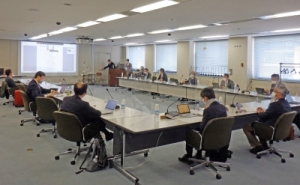 地震予知連絡会の様子