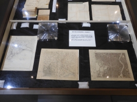 写真：震災地応急測図原図（原版展示）